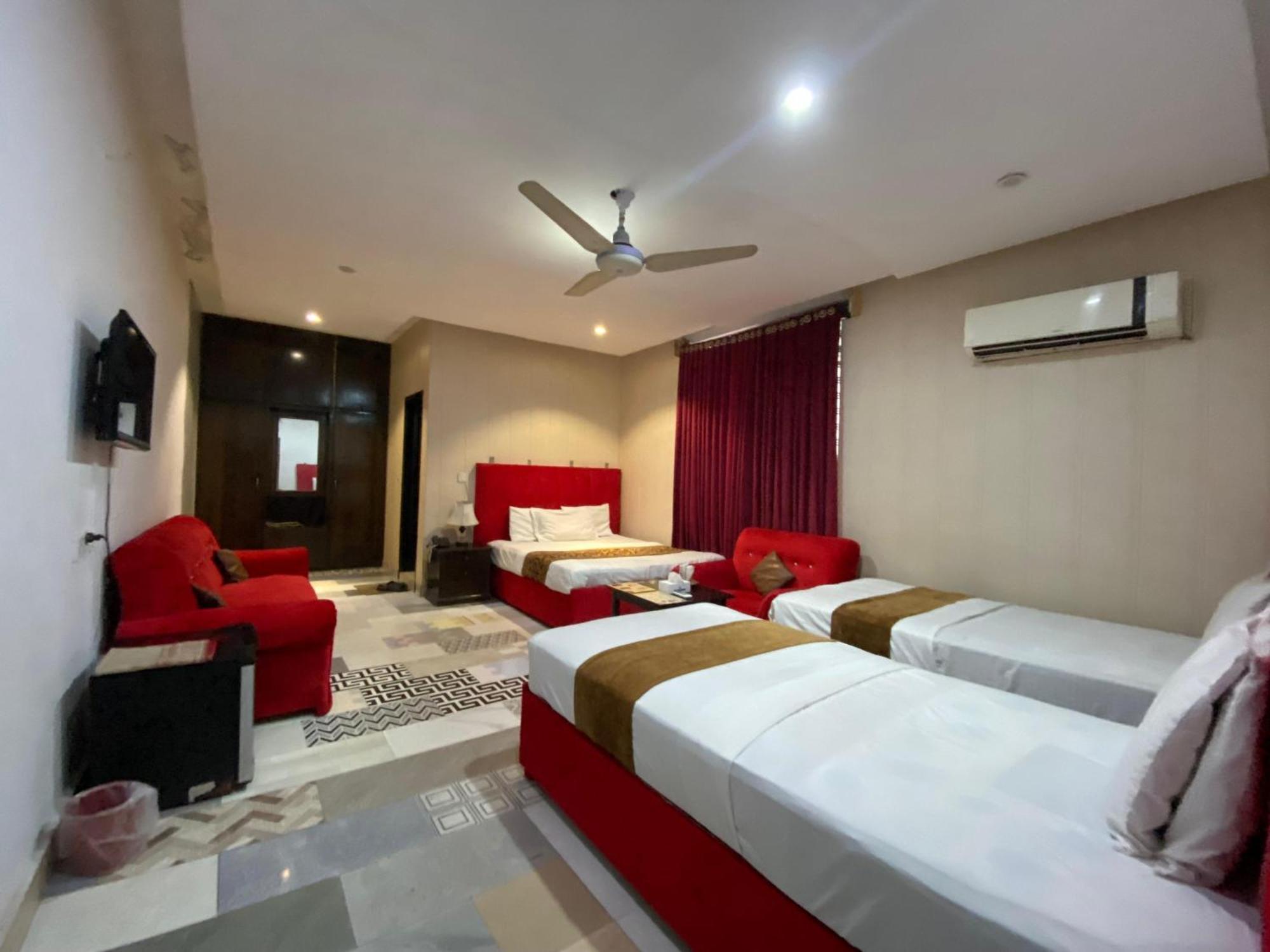 Hotel Tulip Inn, Gulberg Λαχόρη Εξωτερικό φωτογραφία