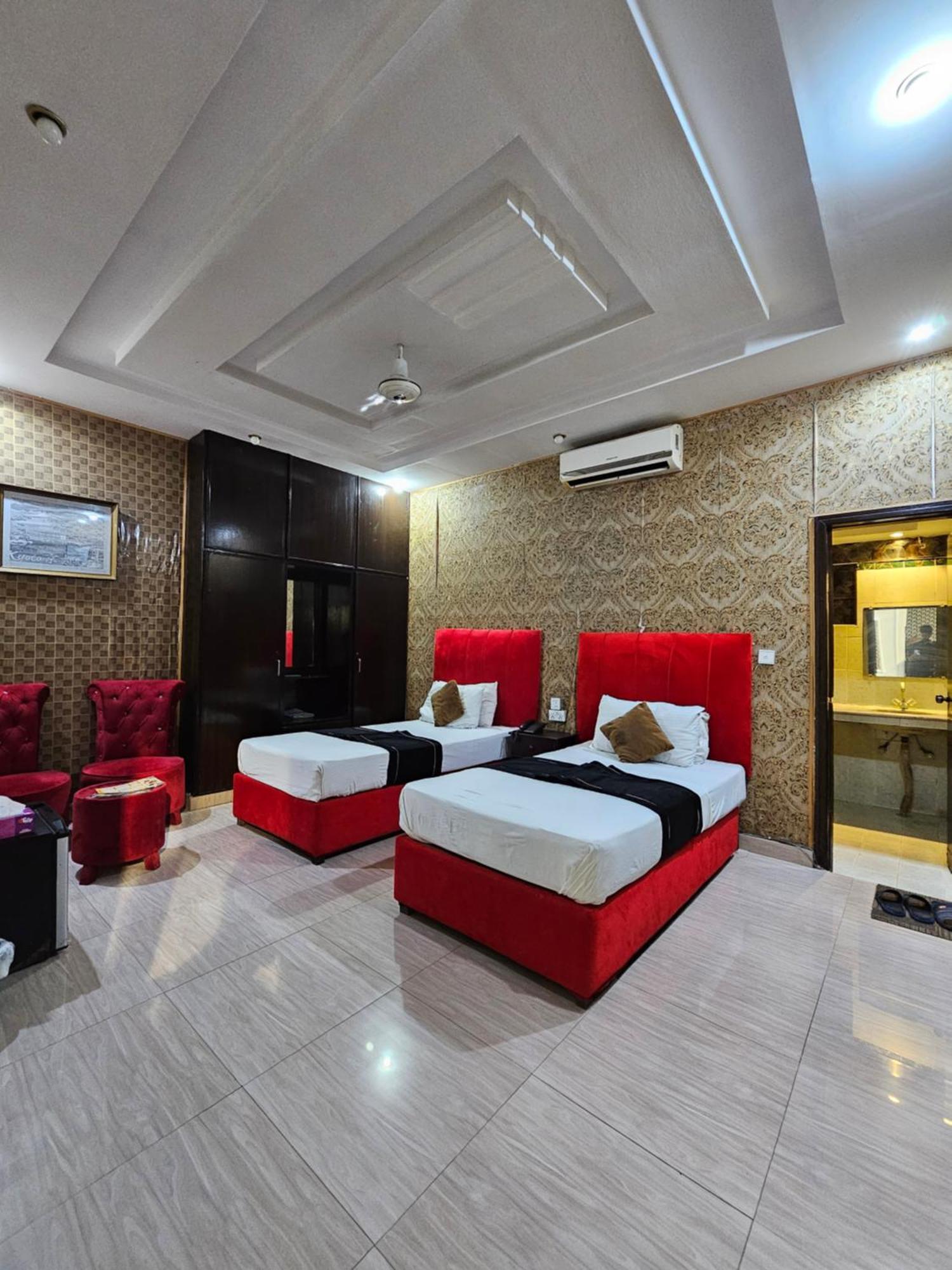 Hotel Tulip Inn, Gulberg Λαχόρη Εξωτερικό φωτογραφία
