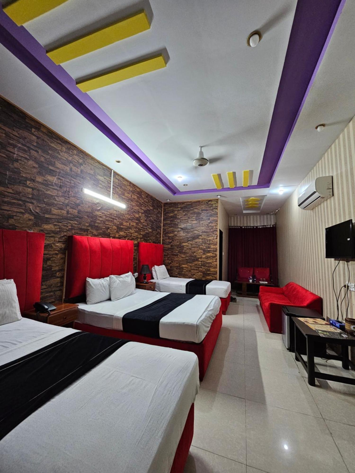 Hotel Tulip Inn, Gulberg Λαχόρη Εξωτερικό φωτογραφία