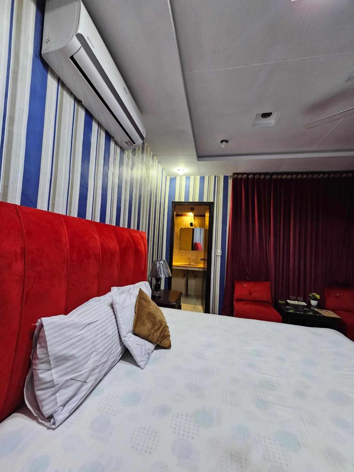 Hotel Tulip Inn, Gulberg Λαχόρη Εξωτερικό φωτογραφία