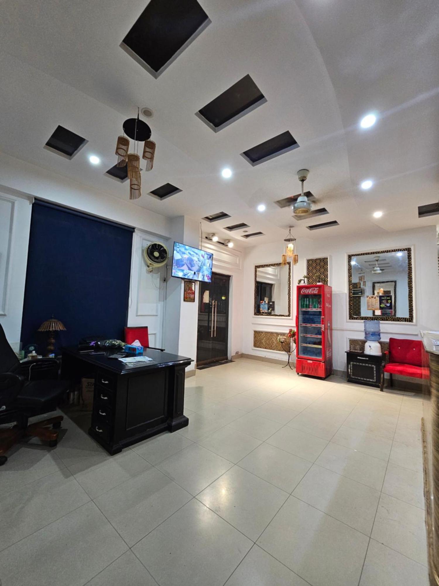 Hotel Tulip Inn, Gulberg Λαχόρη Εξωτερικό φωτογραφία