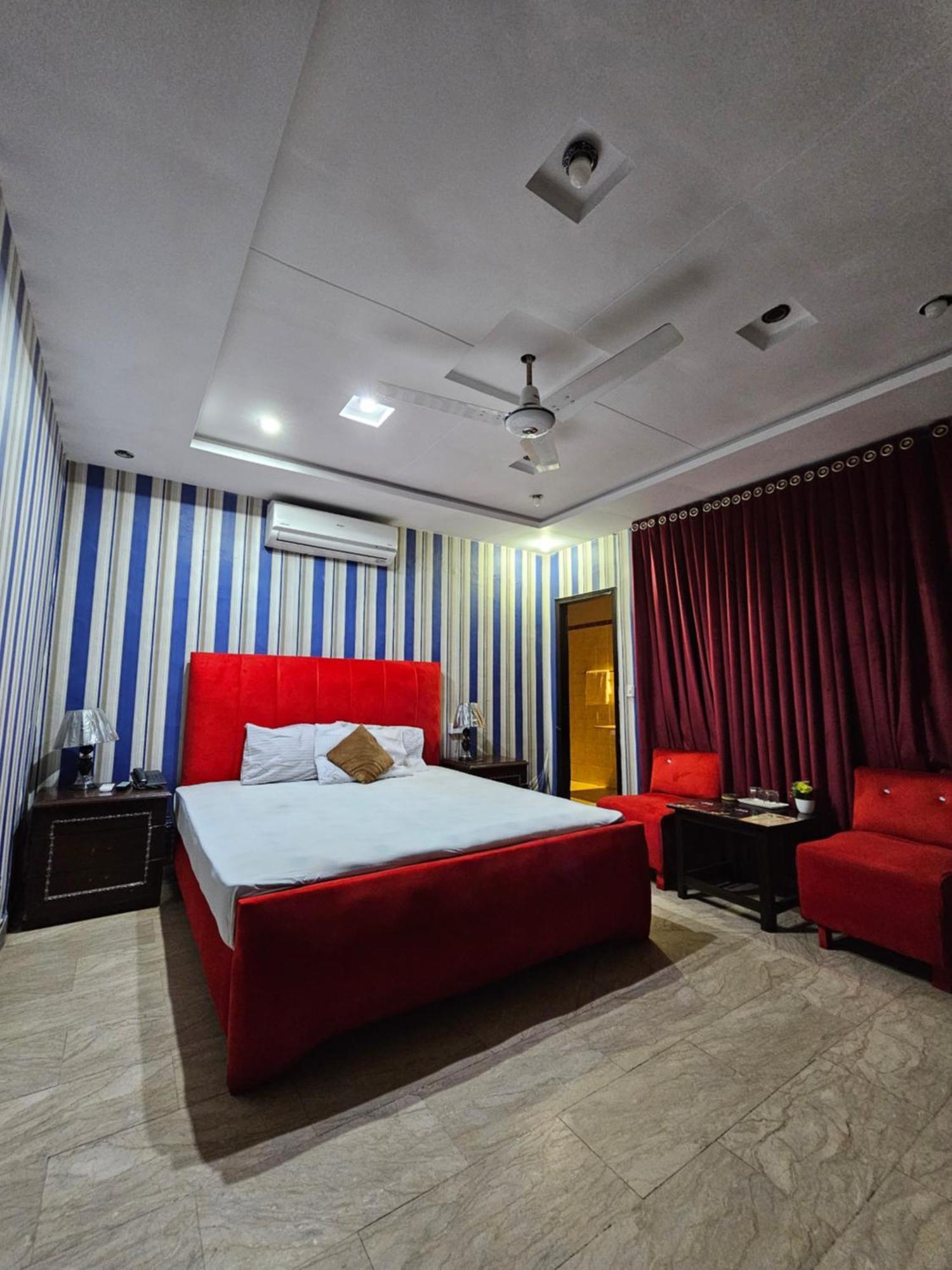 Hotel Tulip Inn, Gulberg Λαχόρη Εξωτερικό φωτογραφία