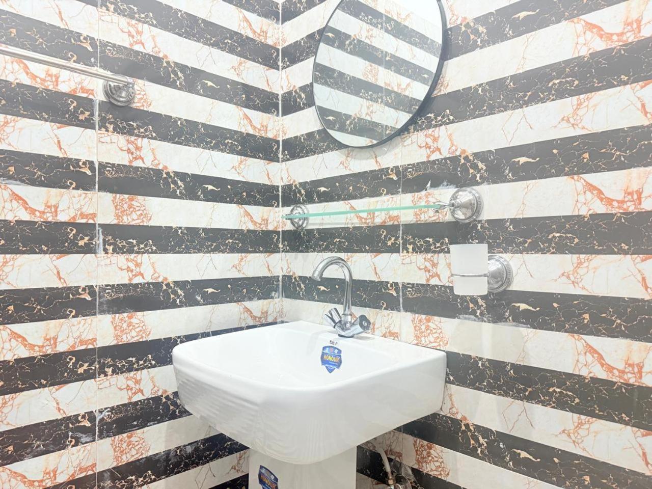 Hotel Tulip Inn, Gulberg Λαχόρη Δωμάτιο φωτογραφία